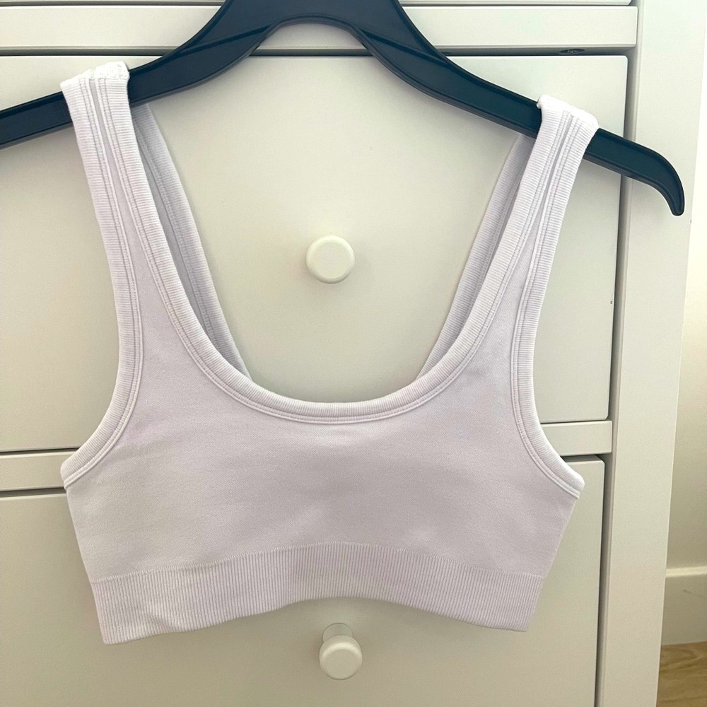 Alo Yoga Seamless Chosen Bra  size s white color like a new